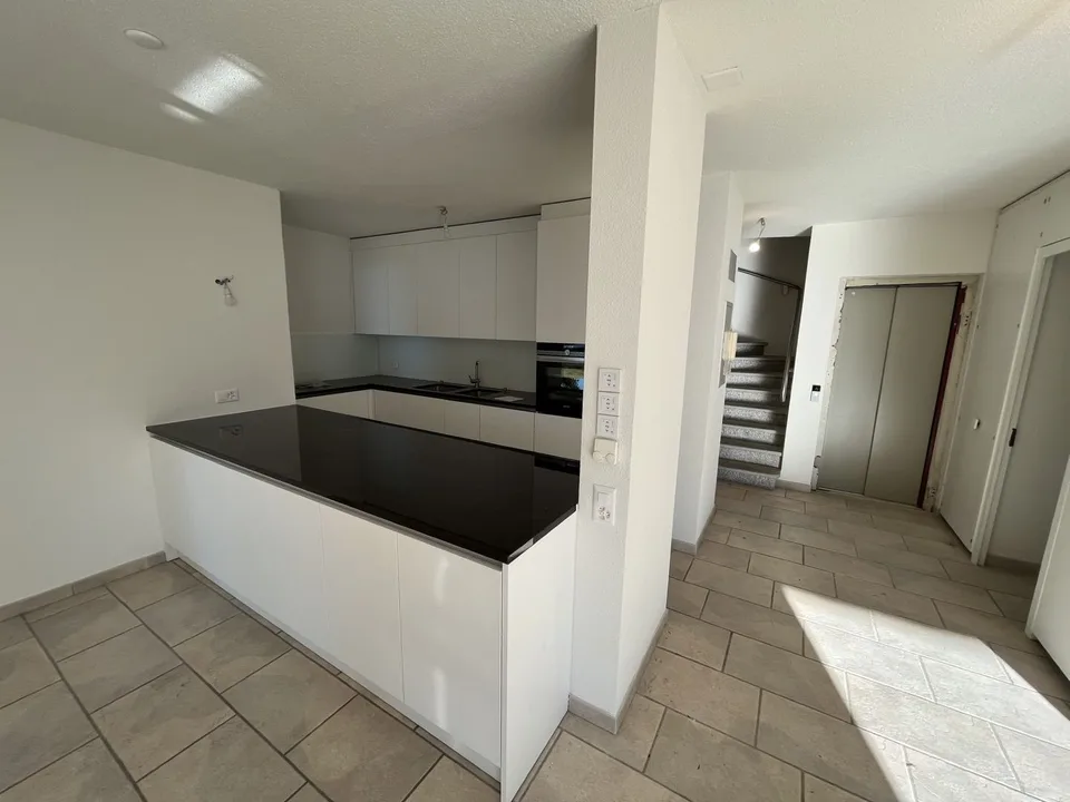Esclusiva Villa con vista lago posteggi e vari confort. – Foto 12 von 19