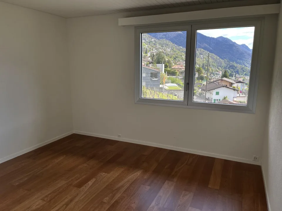 Esclusiva Villa con vista lago posteggi e vari confort. – Foto 9 von 19