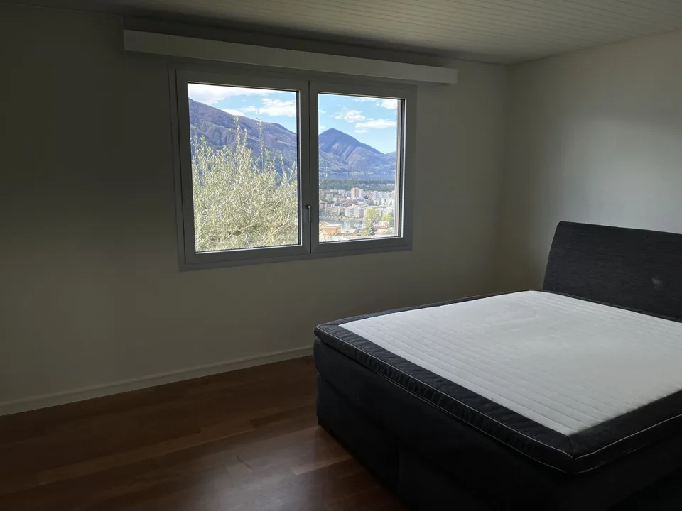 Esclusiva Villa con vista lago posteggi e vari confort. – Foto 10 von 19