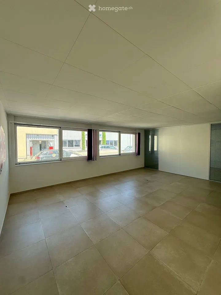 Prächtige Gewerbefläche von 85 m² – Aubonne – Büro, Kabinett, Institut oder Geschäft