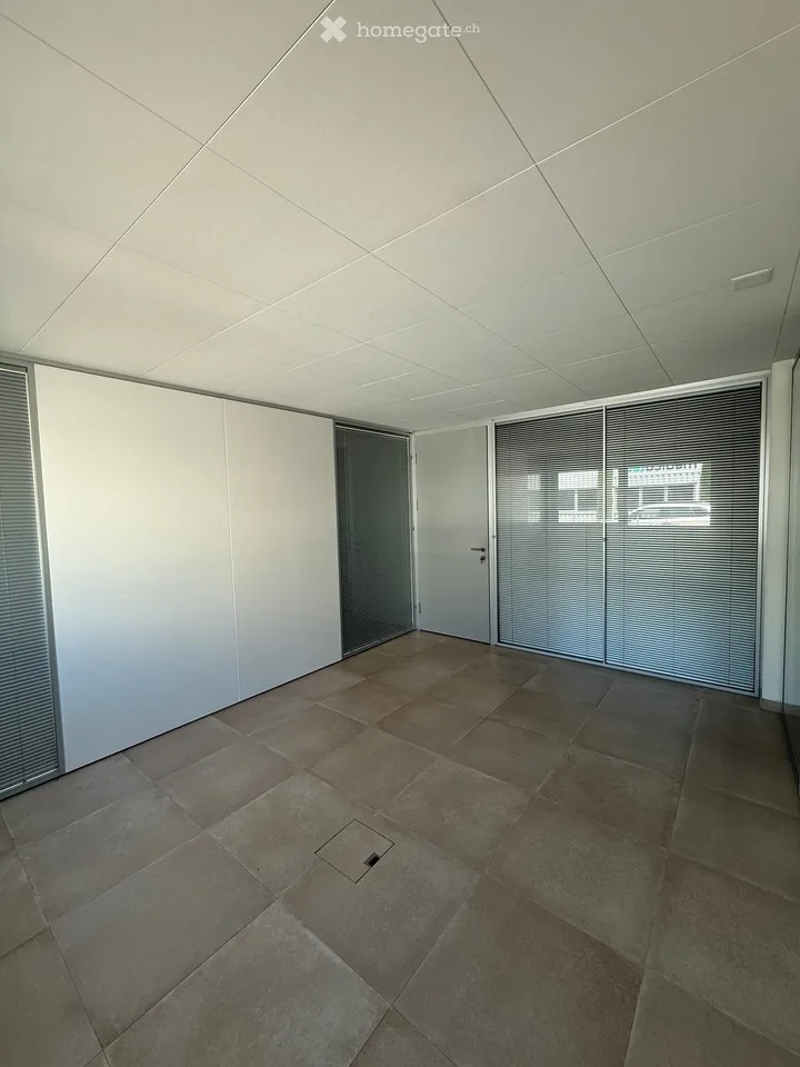 Prächtige Gewerbefläche von 85 m² – Aubonne – Büro, Kabinett, Institut oder Geschäft