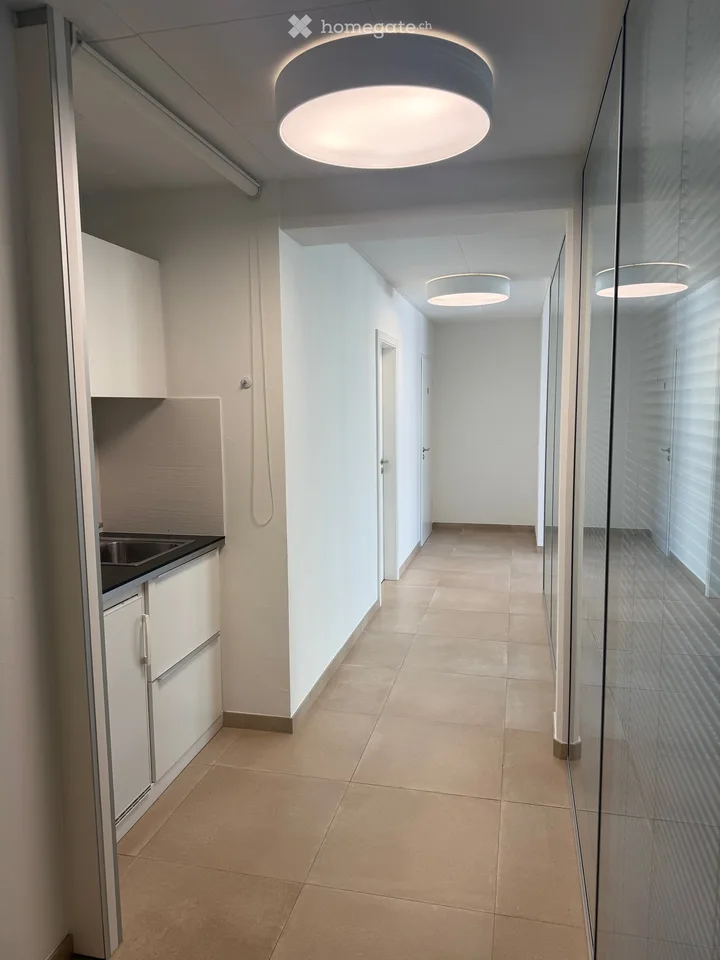 Prächtige Gewerbefläche von 85 m² – Aubonne – Büro, Kabinett, Institut oder Geschäft