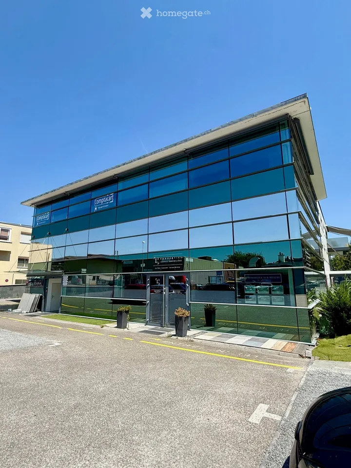 Magnifique surface commerciale de 85 m² – Aubonne – Bureau, cabinet, institut ou commerce