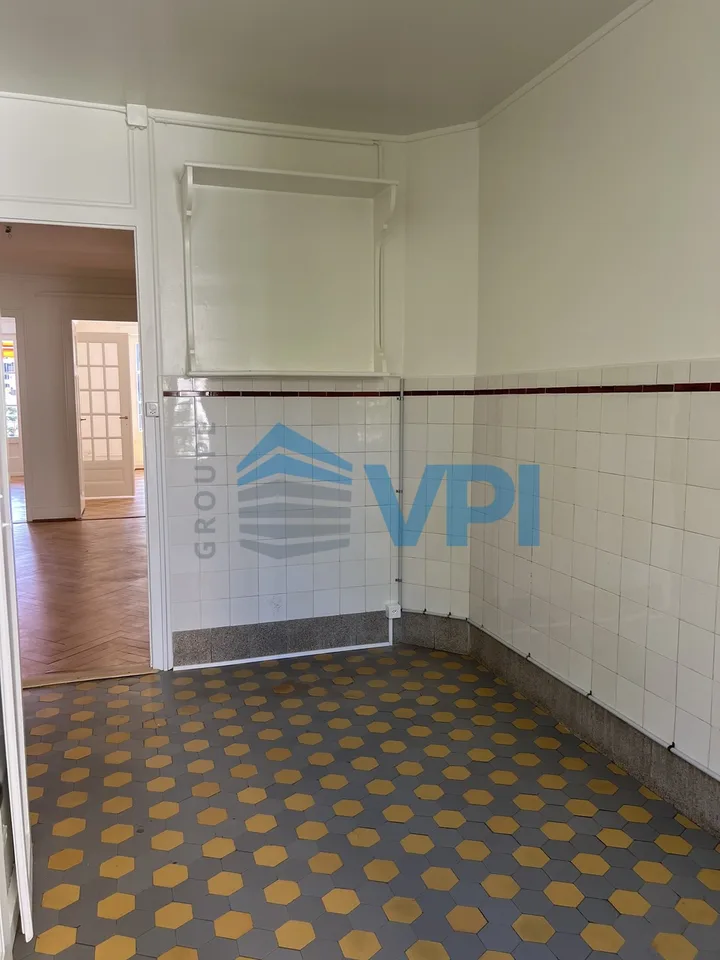 Charmant appartement de 4.5 pièces avec balcon à Champel