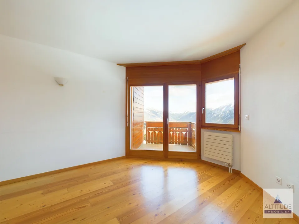 Incantevole appartamento di 2,5 locali a Crans-Montana con vista panoramica