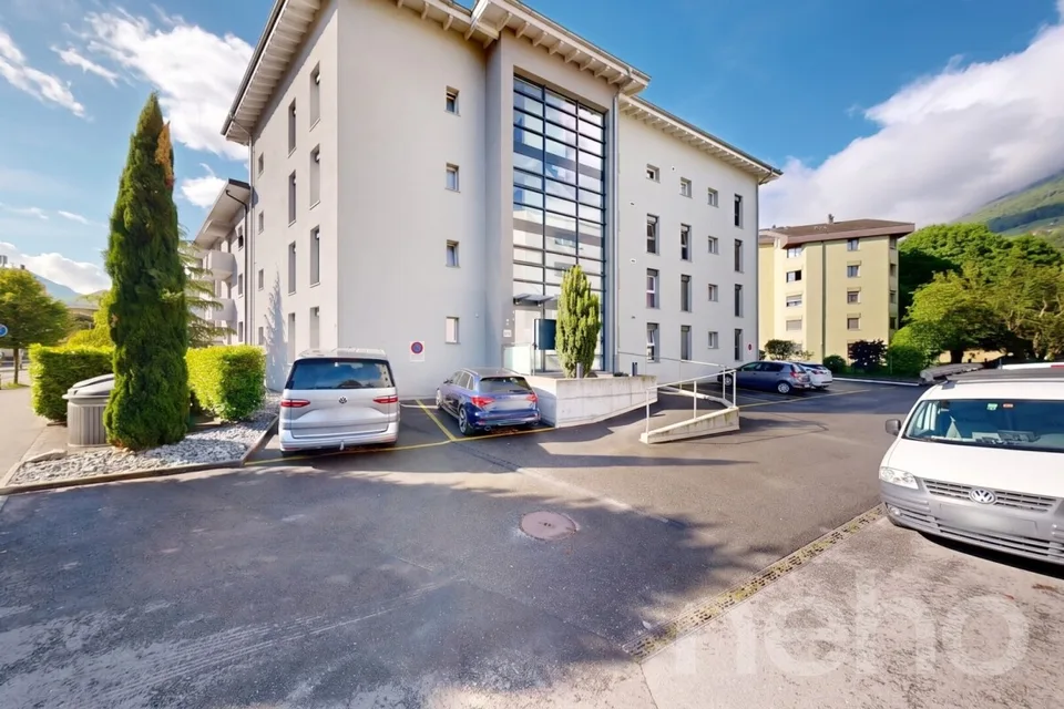 Exclusif: lumineux appartement avec grand balcon-terrasse
