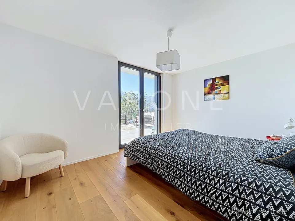 Villa contemporaine de 6,5 pièces avec piscine et vue panoramique – photo 23 sur 33