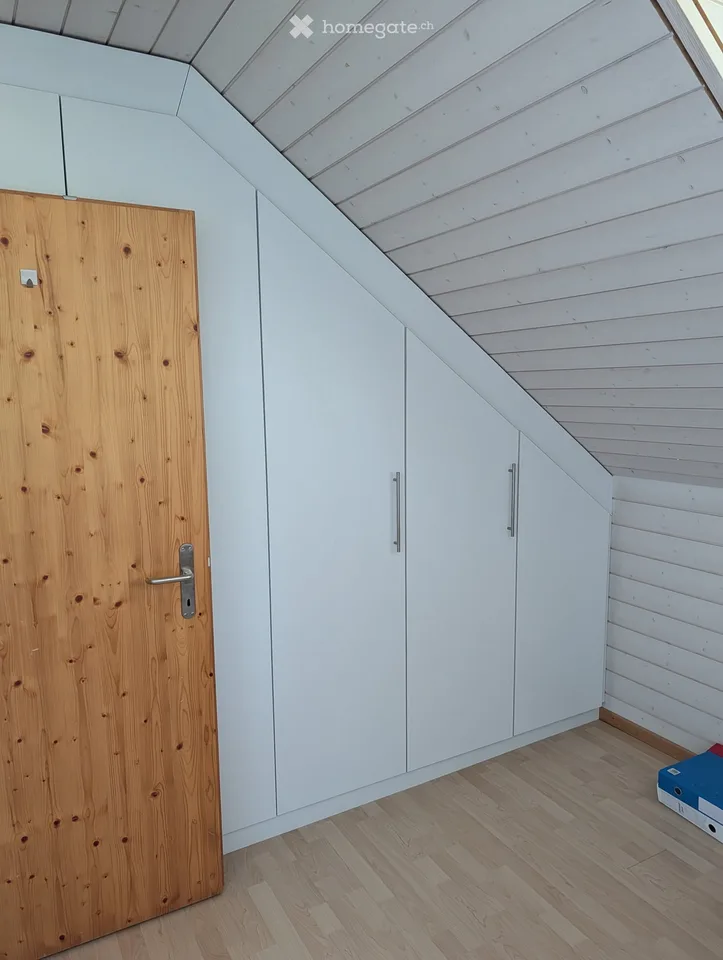 Gemütliche 3.5-Zimmer-Wohnung mit Balkon in Mönchaltorf