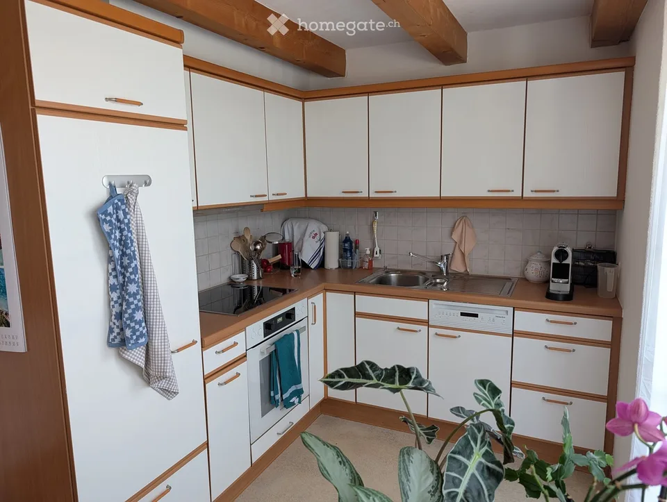 Gemütliche 3.5-Zimmer-Wohnung mit Balkon in Mönchaltorf