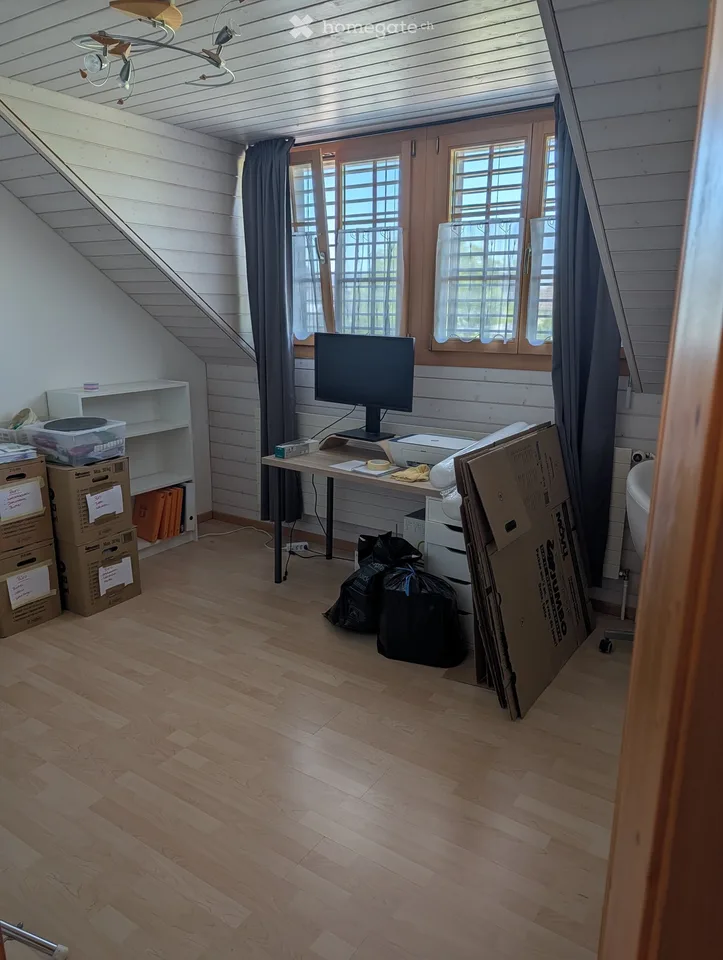 Gemütliche 3.5-Zimmer-Wohnung mit Balkon in Mönchaltorf