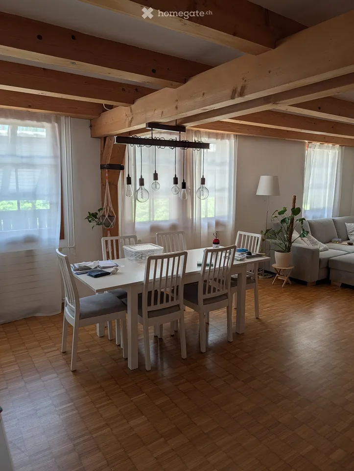Gemütliche 3.5-Zimmer-Wohnung mit Balkon in Mönchaltorf