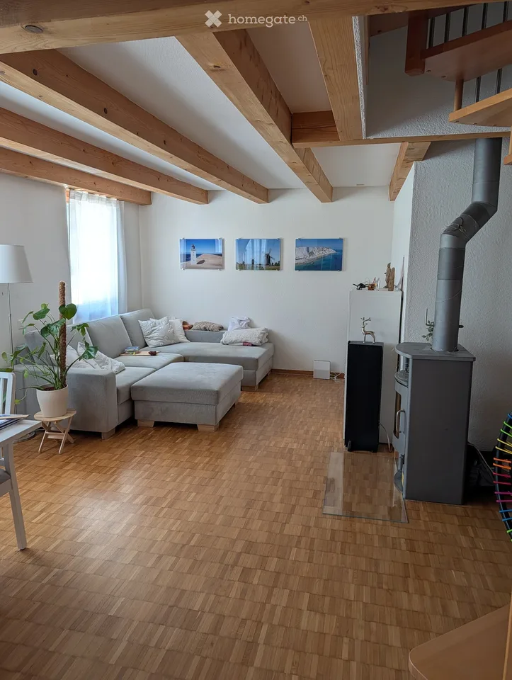Gemütliche 3.5-Zimmer-Wohnung mit Balkon in Mönchaltorf