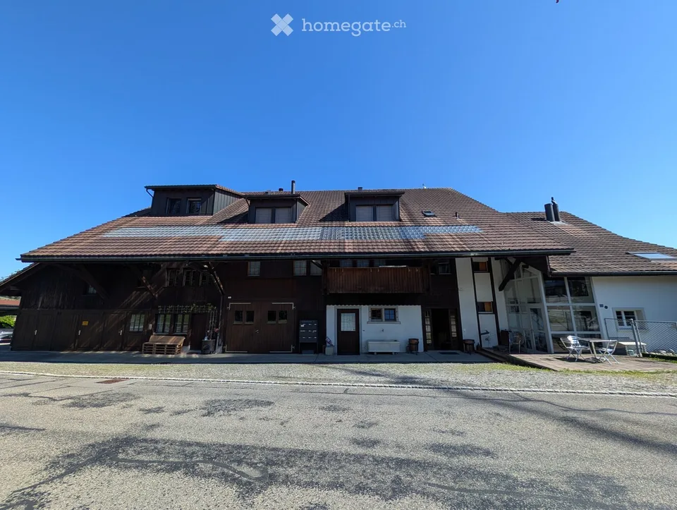 Gemütliche 3.5-Zimmer-Wohnung mit Balkon in Mönchaltorf