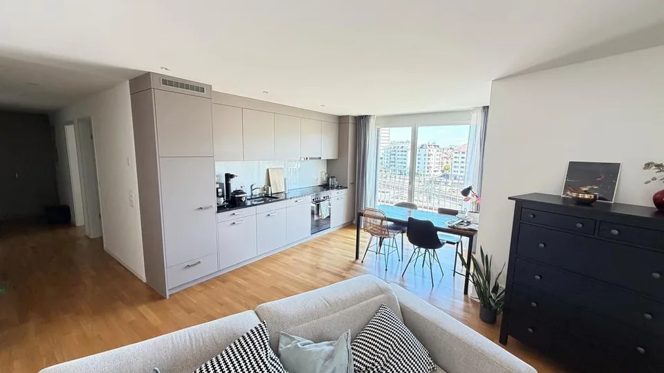 Appartamento mansardato moderno 2.5 locali a Oerlikon