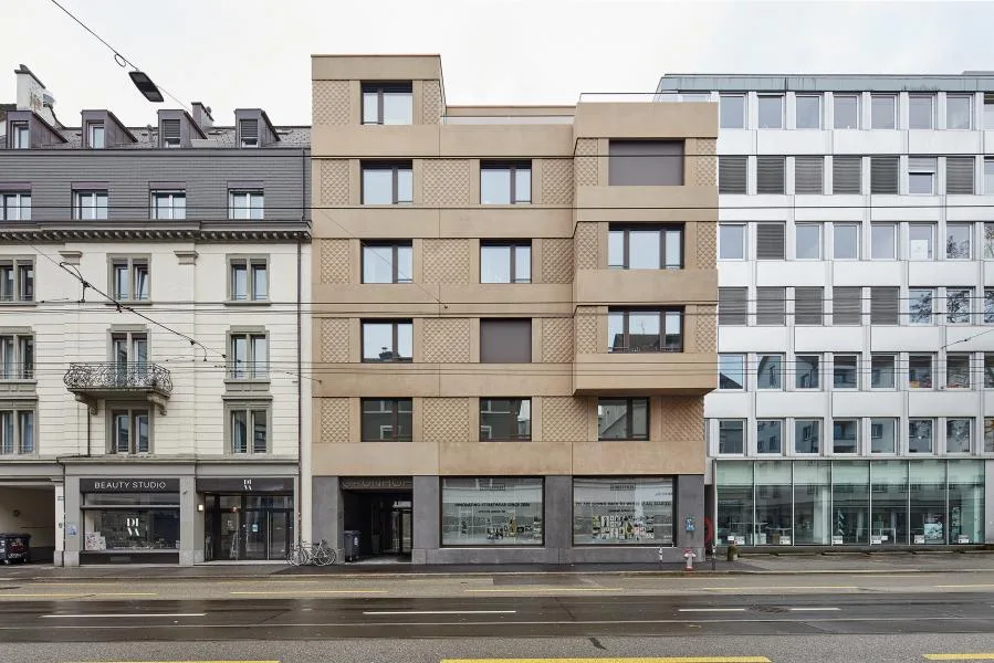Suchen Sie eine Attikawohnung im pulsierenden Kreis 4?