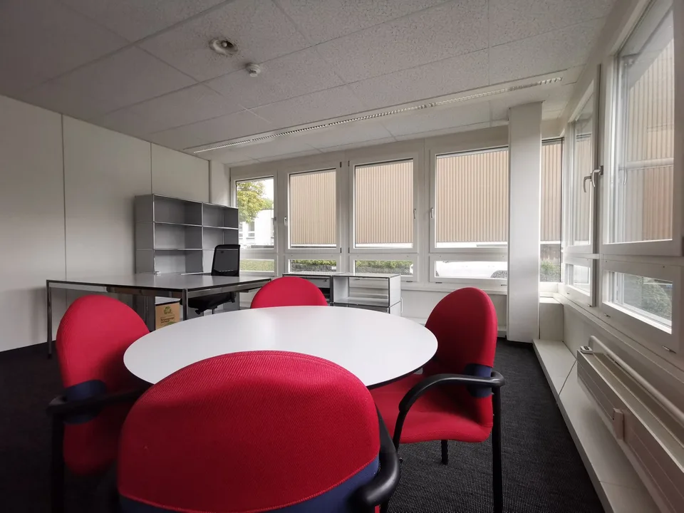 Mieten Sie da wo es sich lohnt, Geschäfte zu machen! Büro- und Praxisräume mit Stil. – Foto 6 von 10