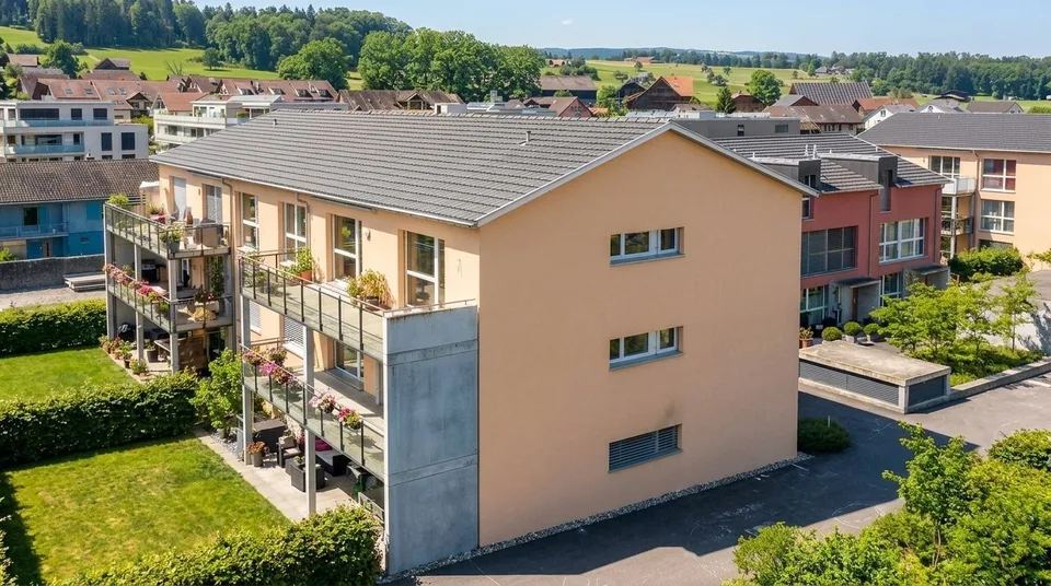 "Moderne 4.5-Zimmer-Wohnung mit Balkon in Oberrüti "
