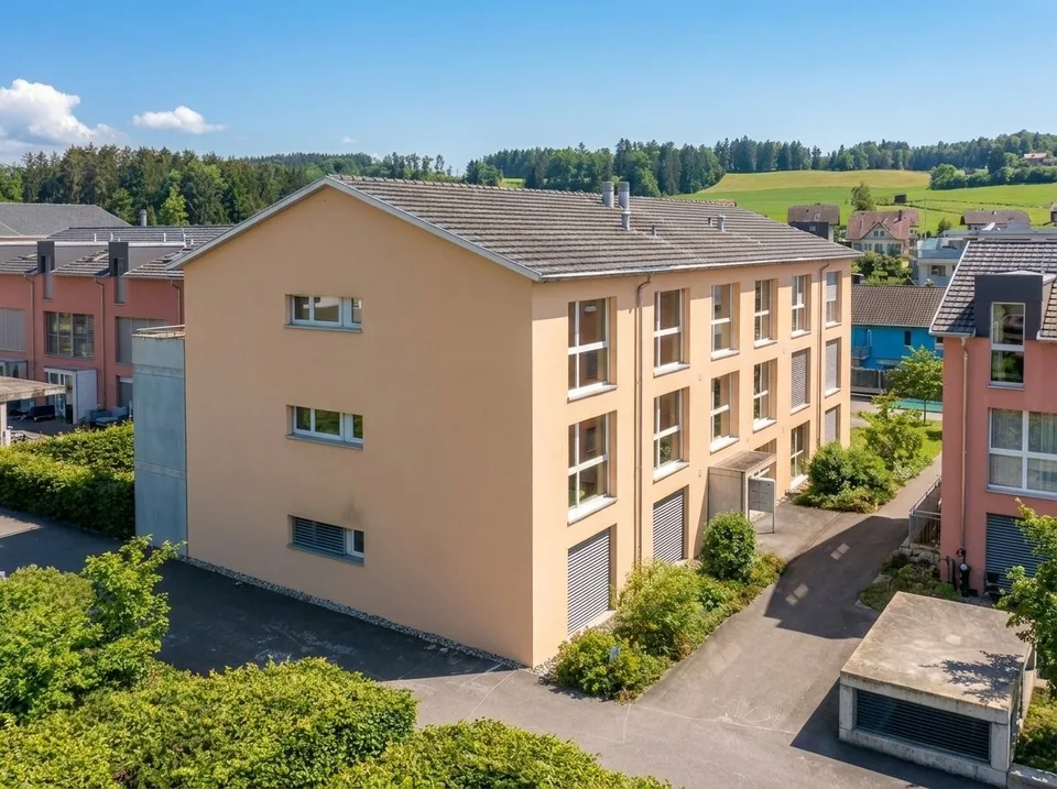 "Moderne 4.5-Zimmer-Wohnung mit Balkon in Oberrüti "