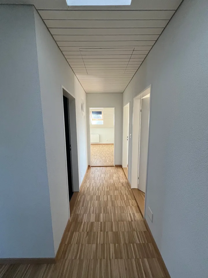 Charmante 4.5-Zimmer-Dachwohnung an der Alten Obfelderstrasse in Affoltern am Albis – Foto 10 von 12