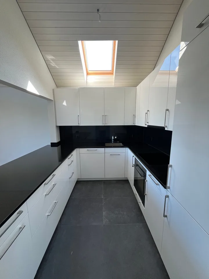 Charmante 4.5-Zimmer-Dachwohnung an der Alten Obfelderstrasse in Affoltern am Albis – Foto 6 von 12