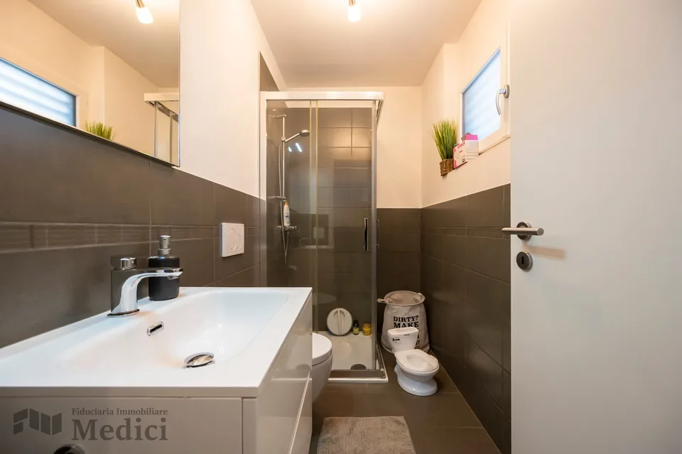 Modernes und elegantes 3.5-Zimmer-Wohnung in strategischer Lage – Foto 8 von 9