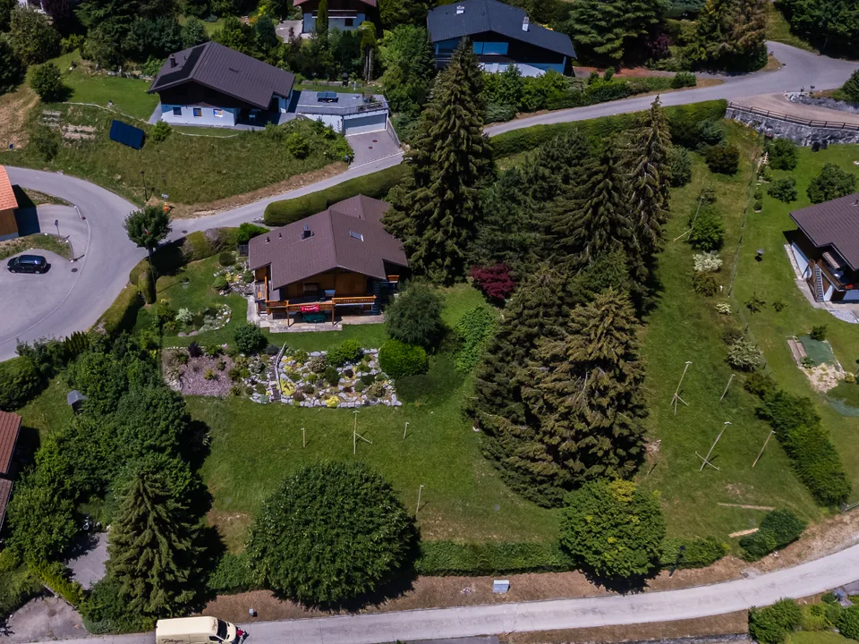 Exklusive Gelegenheit: neues Blockhaus mit unverbauter Sicht