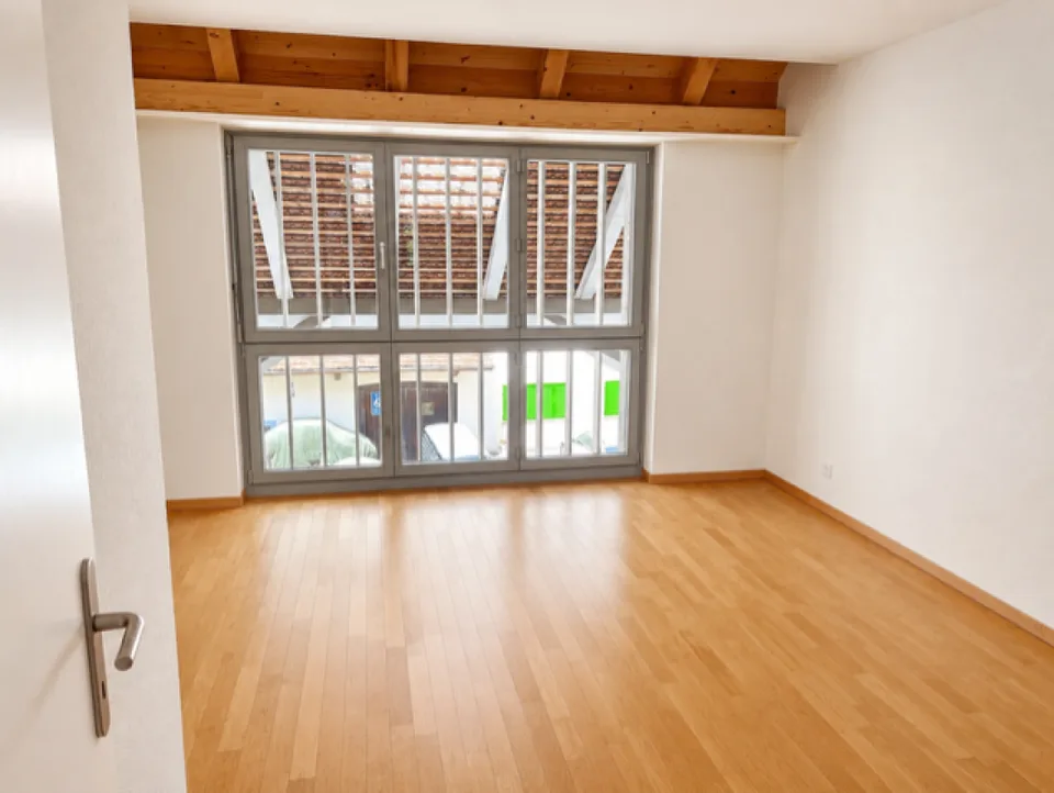 Einzigartige, sehr gepflegte 3.5-Zimmer-Wohnung mit sonnigem Balkon