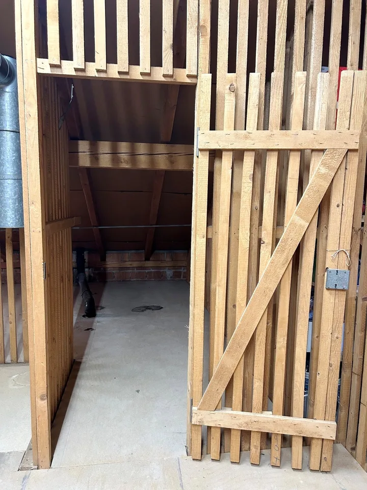Compartmento sottotetto - Spazioso - Spazio di stoccaggio