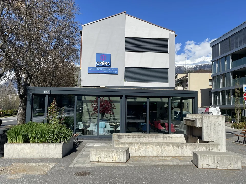 Studio möbliert, zwei Schritte vom Bahnhof Sion entfernt