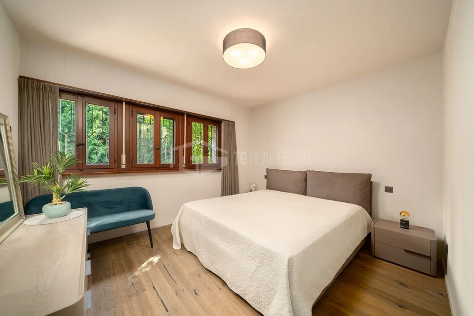 VILLA COMPLETAMENTE RISTRUTTURATA CON PARCO, PISCINA PANORAMICA E VISTA LAGO – foto 15 di 22