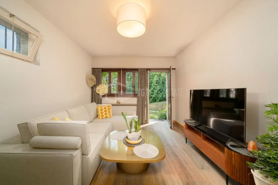 VILLA COMPLETAMENTE RISTRUTTURATA CON PARCO, PISCINA PANORAMICA E VISTA LAGO – foto 16 di 22