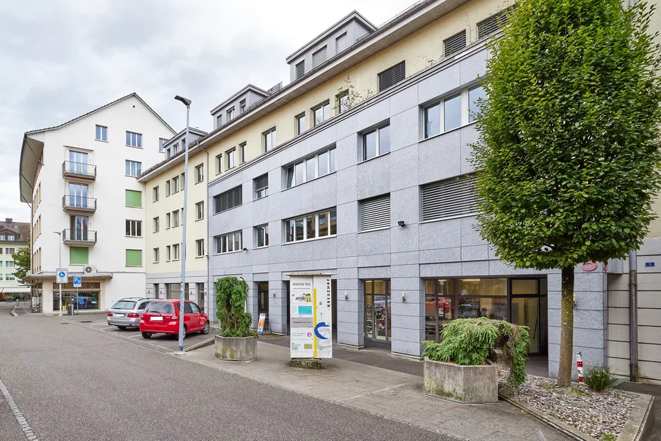 Zentral & geschützt Ihr Motorrad parkieren