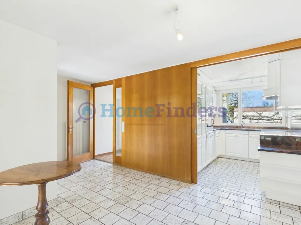 Paradis familial avec jardin ensoleillé et vue panoramique ! Copie