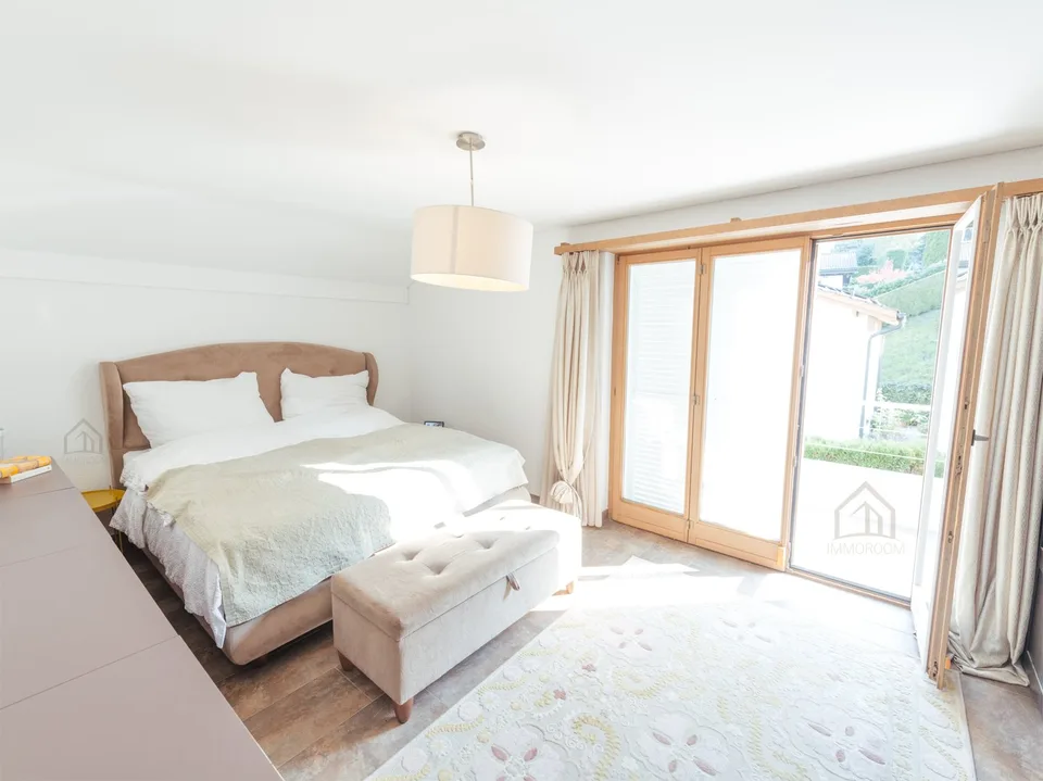 Traumhaftes Wohnen mit Pool, Wellness, Panoramasicht und Wald – Foto 7 von 21