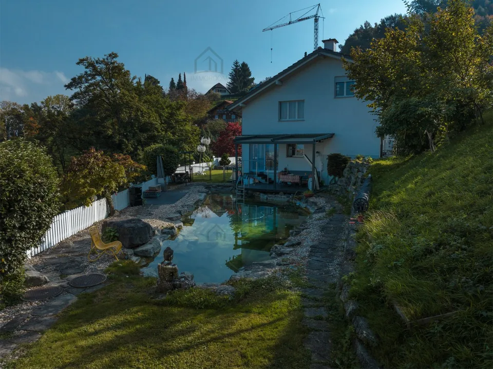 Traumhaftes Wohnen mit Pool, Wellness, Panoramasicht und Wald – Foto 19 von 21