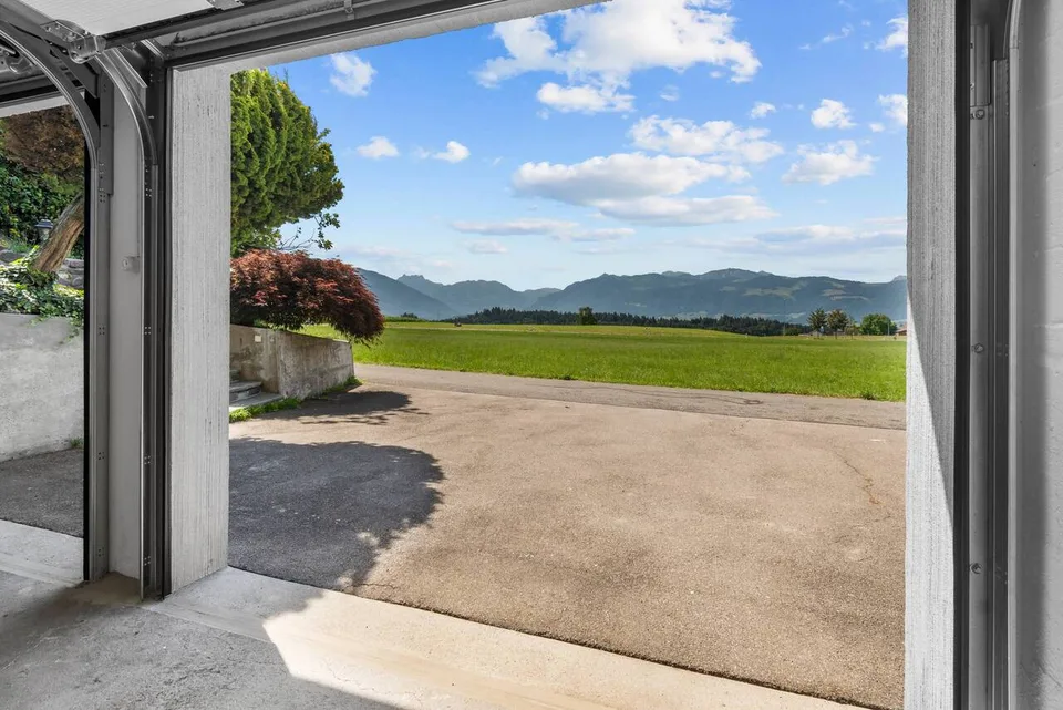 Ampia casa unifamiliare di 9 locali con vista panoramica