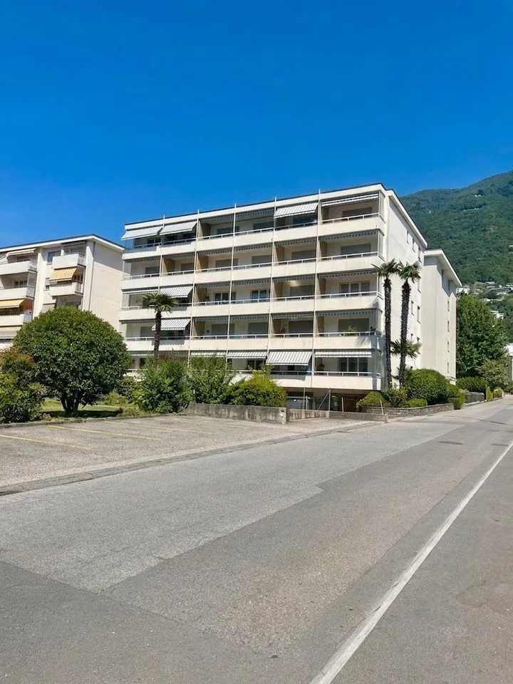 1-Zimmer-Studio mit Balkon in Minusio kaufen, 2. OG mit Lift