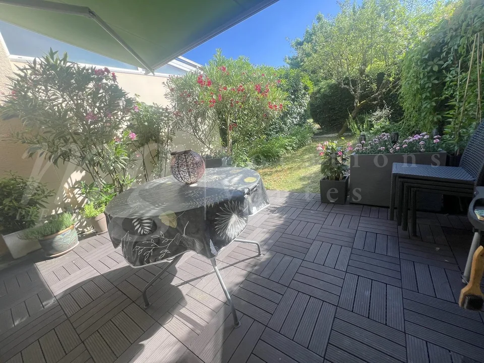MOLTO RARO !! BELLA CASA DI 7 LOCALI DI 170 m2 ENV CON GIARDINO A SUD + PARCO PRIVATO DI 1500 m2 E CAMPO DA TENNIS!!