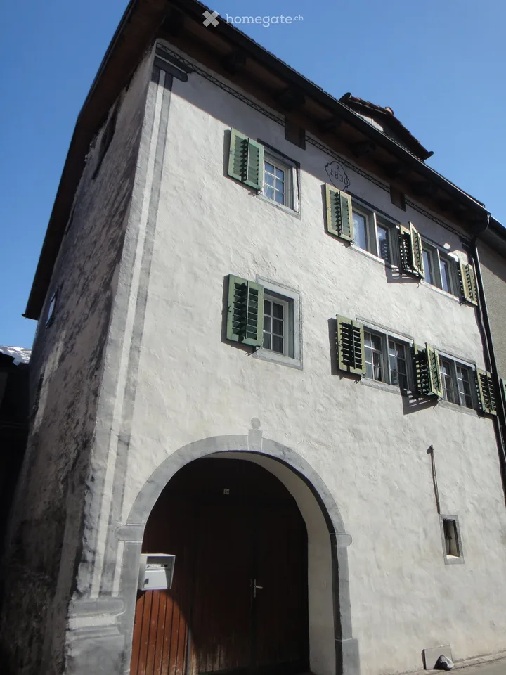 Charmantes 7.5-Zimmer-Einfamilienhaus in Felsberg – Historischer Altbau mit modernem Komfort