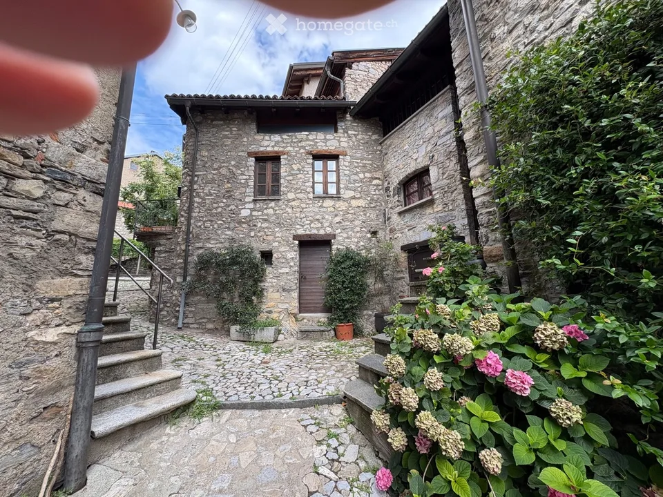 Duplex ; Charming furnished rustico in Brè sopra Lugano