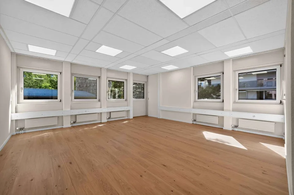 Ihr zukünftiges Büro/Kabinett in einem renovierten Raum bei Pully