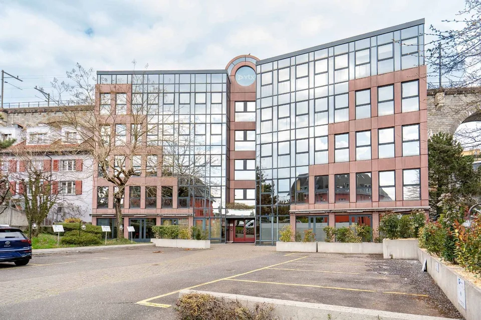 Ihr zukünftiges Büro/Kabinett in einem renovierten Raum bei Pully