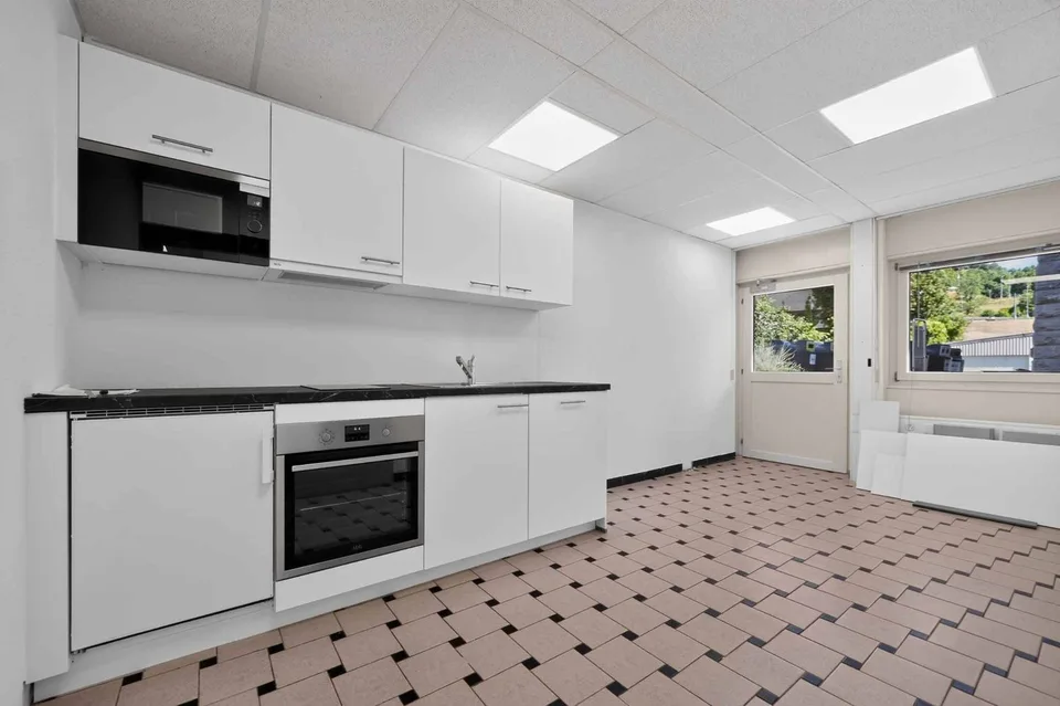 Ihr zukünftiges Büro/Kabinett in einem renovierten Raum bei Pully