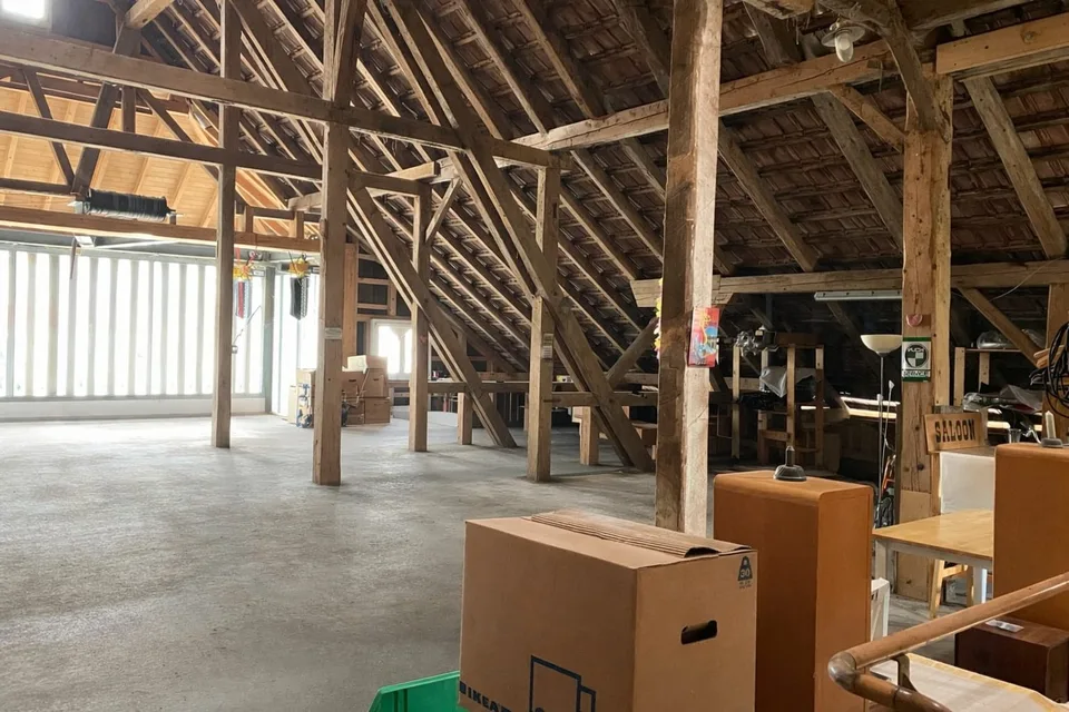 Projet de 2 appartements avec grande halle et 2'705 m de volume de bâtiment