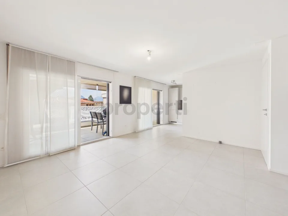 Modern 3.5 Zimmer mit großer Terrasse, Giubiasco