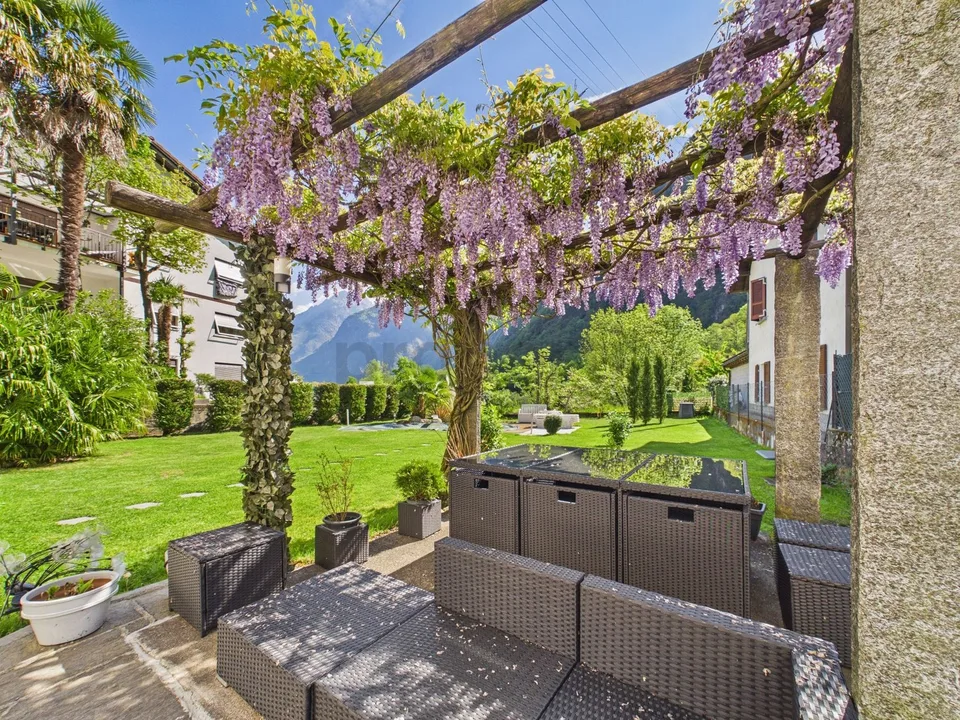 Villa de 4,5 pièces avec piscine à Roveredo GR