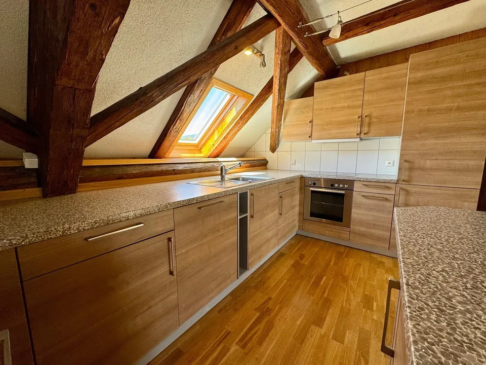 Immobilizzo con uso residenziale e commerciale a Bellach