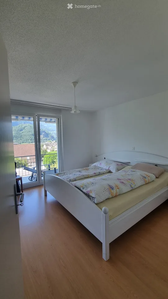 Sonnendurchflutete 4.5-Zimmer-Wohnung mit traumhafter Sicht auf den Walensee