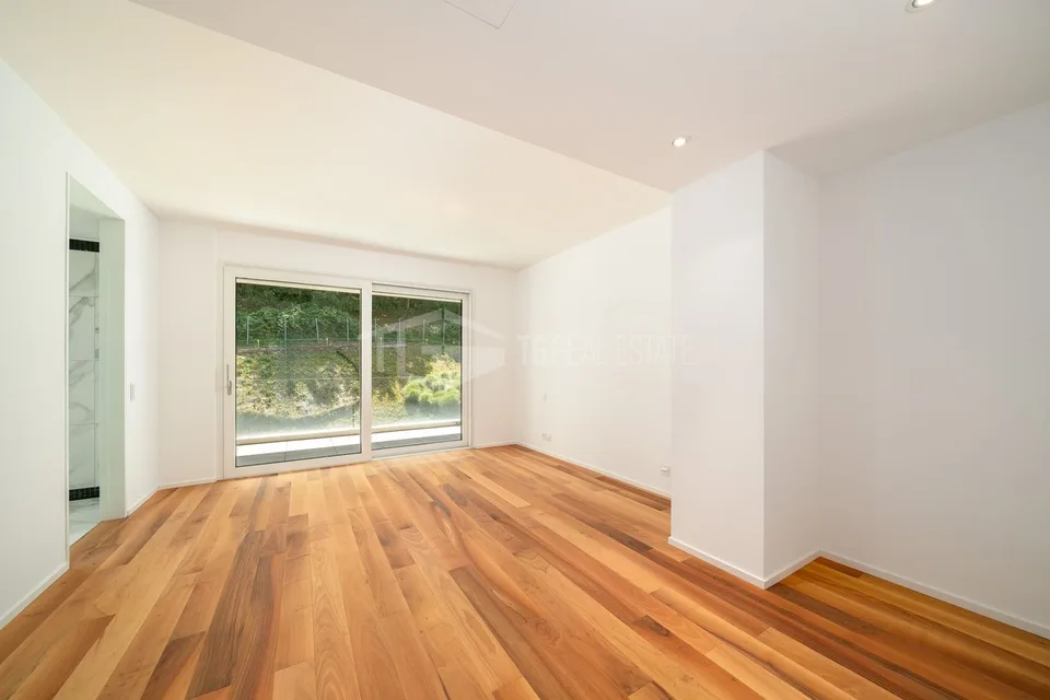 PRESTIGIOSO APARTAMENTO DI 4.5 LOCALI CON SPLENDIDA VISTA LAGO – foto 12 di 14