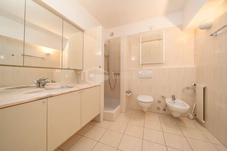 4,5-ZIMMER-DUPLEX MIT SEEBLICK IN PARADISO